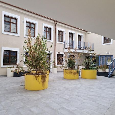7Thheaven Centre Suite Free Parking In The Building Bratislava Exterior foto