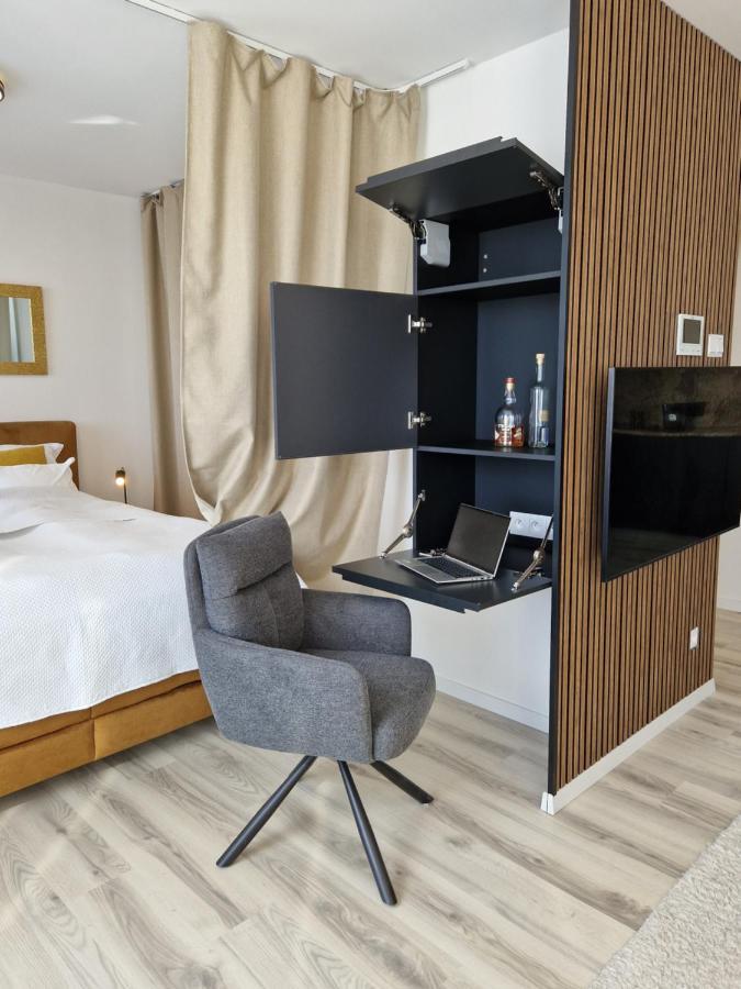 7Thheaven Centre Suite Free Parking In The Building Bratislava Exterior foto