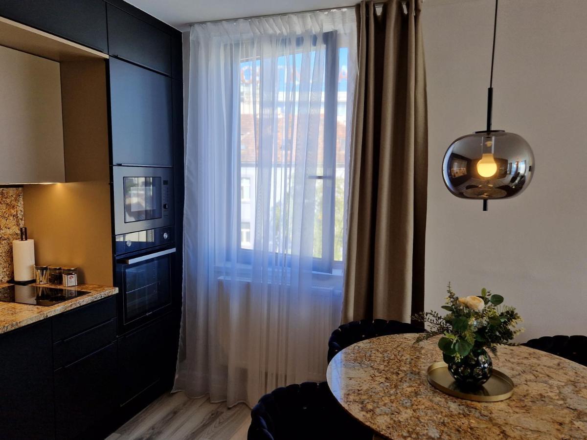 7Thheaven Centre Suite Free Parking In The Building Bratislava Exterior foto