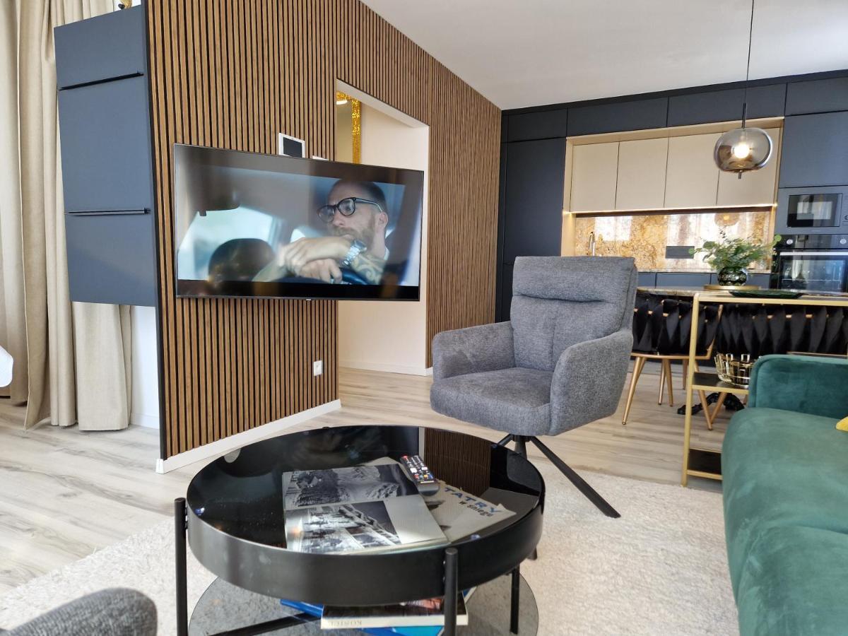 7Thheaven Centre Suite Free Parking In The Building Bratislava Exterior foto